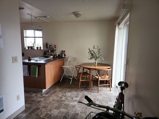 Photo - 1518 W Street -PDFT VAN Unit 1516