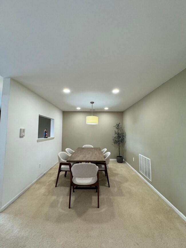 Photo - 5259 Twin Oaks Dr Unit 5259 Condo