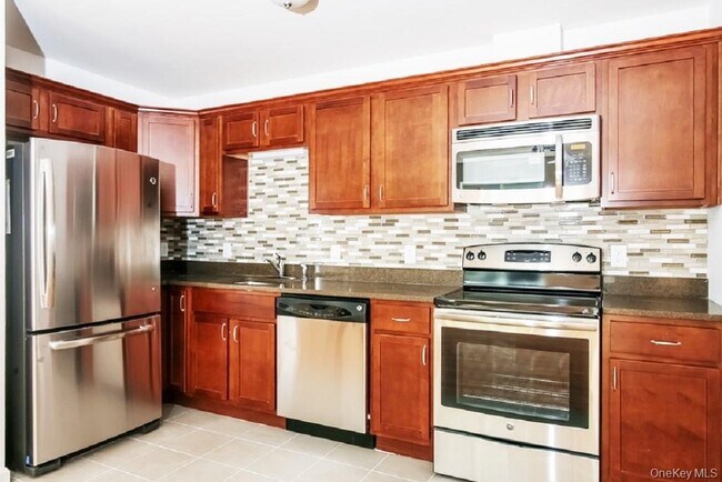 Photo - 160 Chatterton Ave Unit #1B