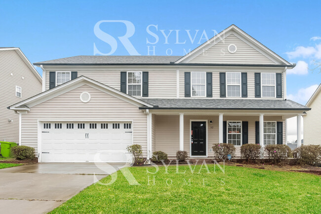 4BR 3BA home with lots of curb appeal - 4BR 3BA home with lots of curb appeal