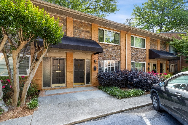 Photo - 120 Biscayne Dr NW