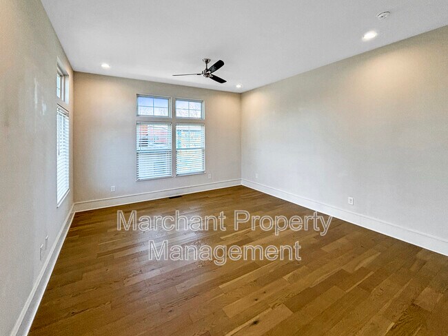 Photo - 121 W Stone Ave