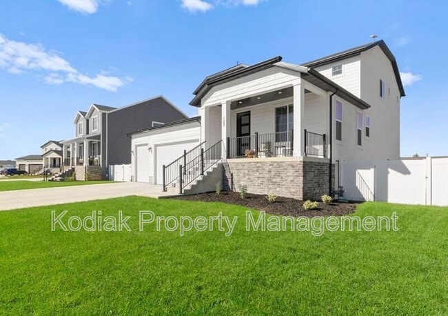 Photo - 127 N 4450 W