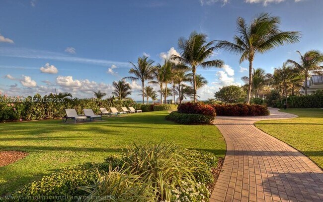 50 South Pointe Dr Unit 2102