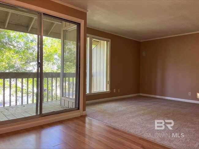 Photo - 2069 Sea Cliff Dr N