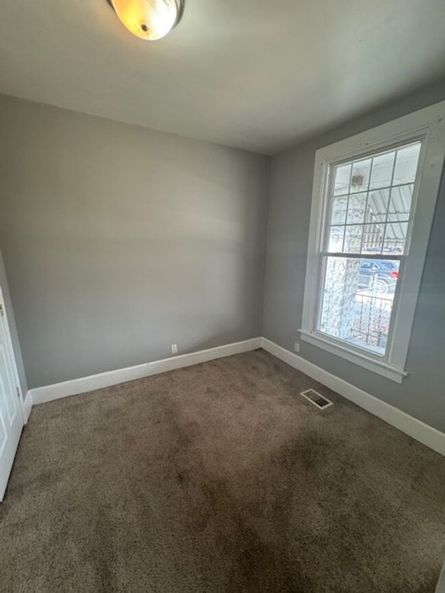 Photo - 1245 E Illinois St