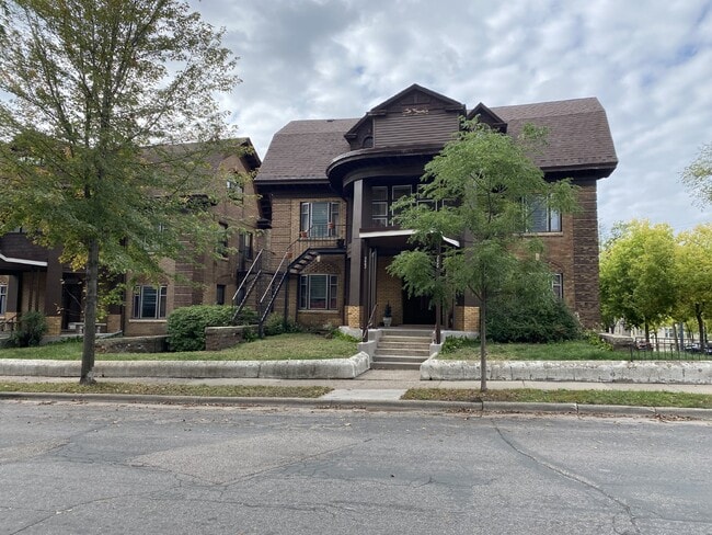 Building Photo - Charming 1BR in Historic Douglas Building ... Unit 5 Rental