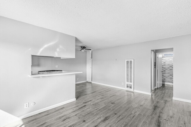 Photo - 14106 Delano St Apartment Unit 7