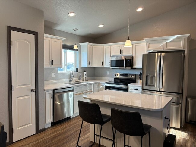 Photo - 4 BED | 3 BATH | SPLIT-FOYER | BOX ELDER Casa