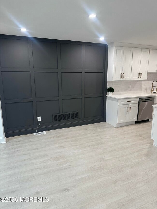 Photo - 225 Longwood Dr