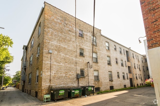 929-935 Michigan Ave