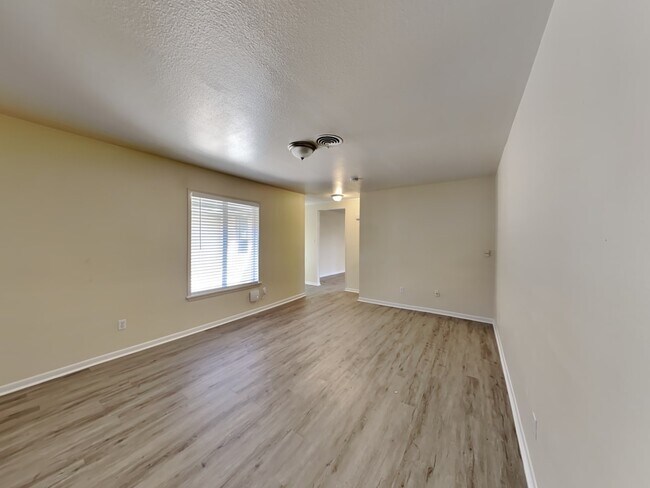 Photo - 1908 Sunset Ct N