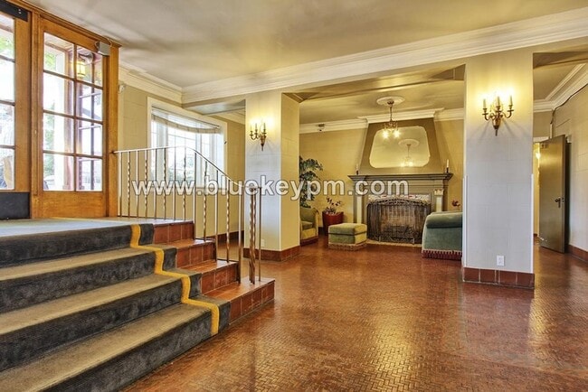 Photo - Pearl District Studio Condo in Historic Empress Hotel