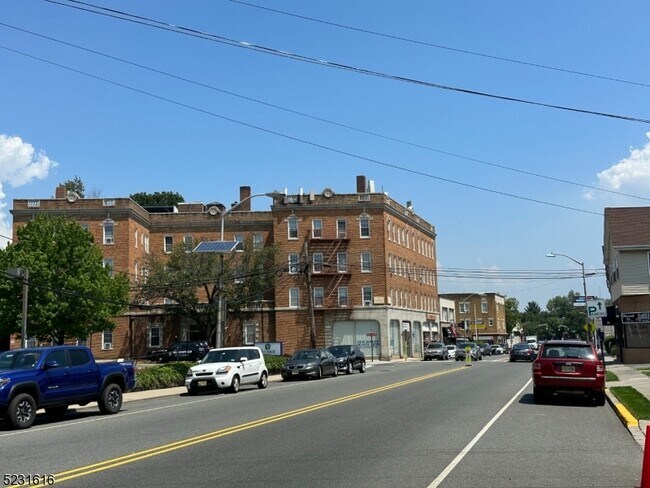 Photo - 336 Broad St