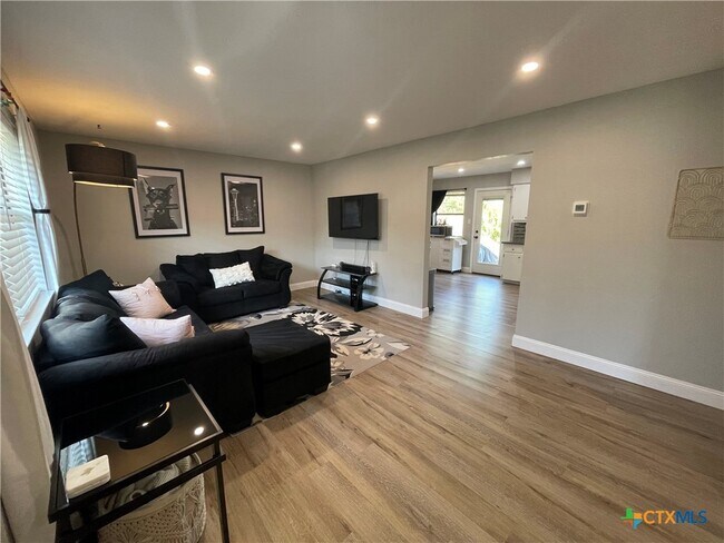 Photo - 127 Sioux Cir