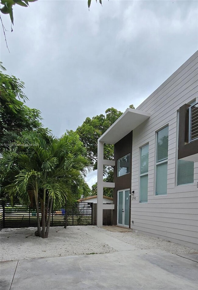 Building Photo - 3790 Oak Ave Rental