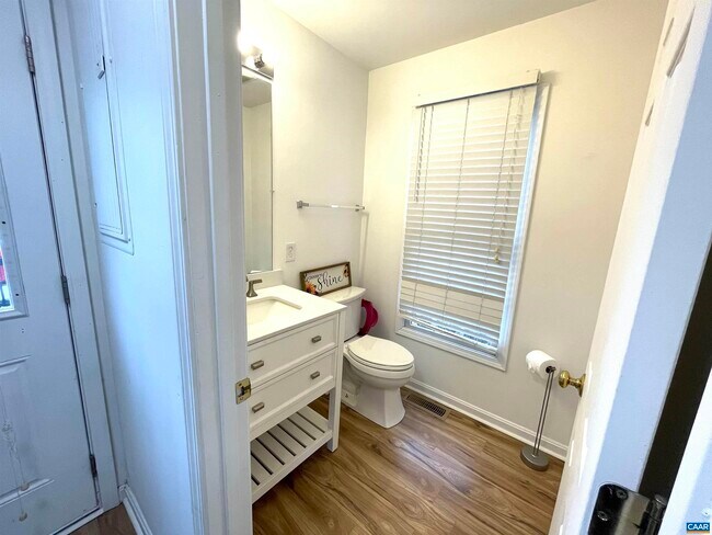 Photo - 4437 Richmond Rd