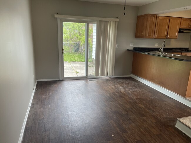 Photo - 3318 W Jolly Rd