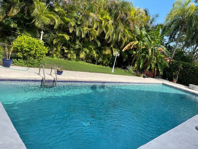 Photo - 8888 SW 136th St