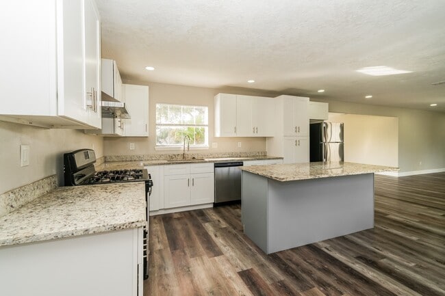 Photo - 5100 Goose Creek Dr