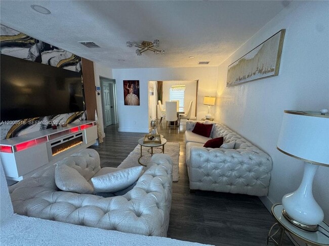 Photo - 427 NW 19th Ave Unidad 0