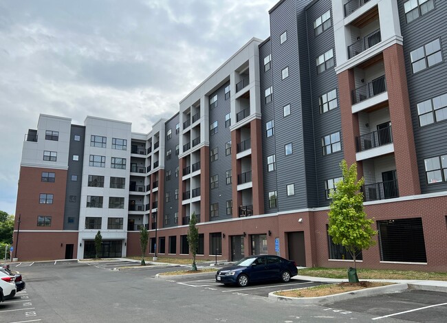 Building Photo - Brookview Commons West - Studios, 1BR, 2BR... Rental