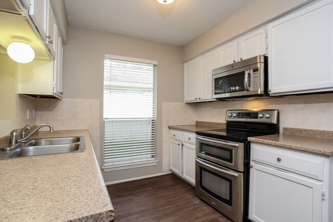 4302 Shalom Creek Ln