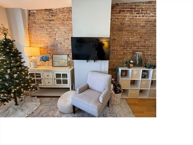 Photo - 265 Lexington St Unit 4