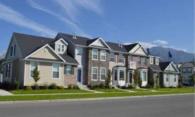Building Photo - 2 Bed/1.5 Bath Townhouse in Provo