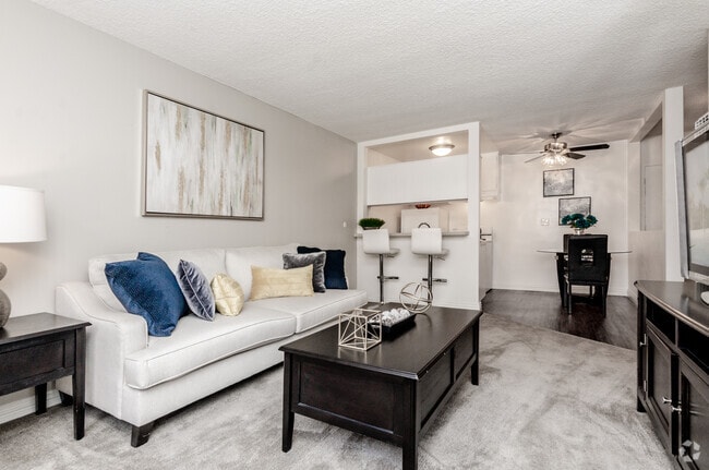 1BR, 1BA - 550 SF