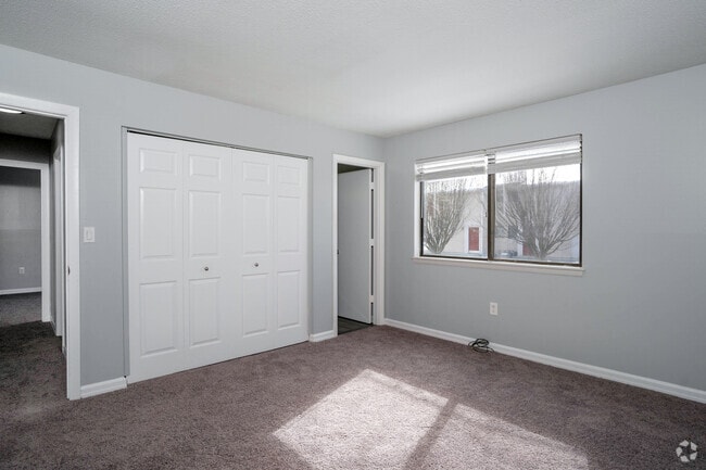 2BR, 2BA - 1,100SF - Primary Bedroom
