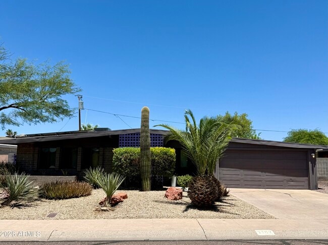 Photo - 3702 E Paradise Dr