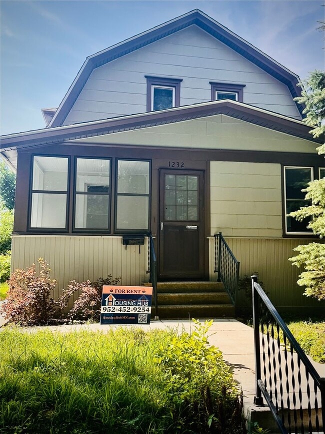 Gorgeous 3 Bedroom UPDATED Single Family Home - Gorgeous 3 Bedroom UPDATED Single Family Home