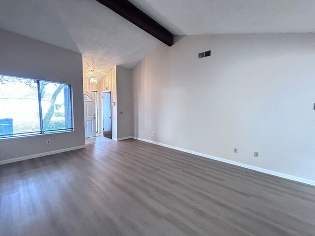 Photo - 5712-5714 Manzanita Avenue Unidad 5712 Manzanita Avenue