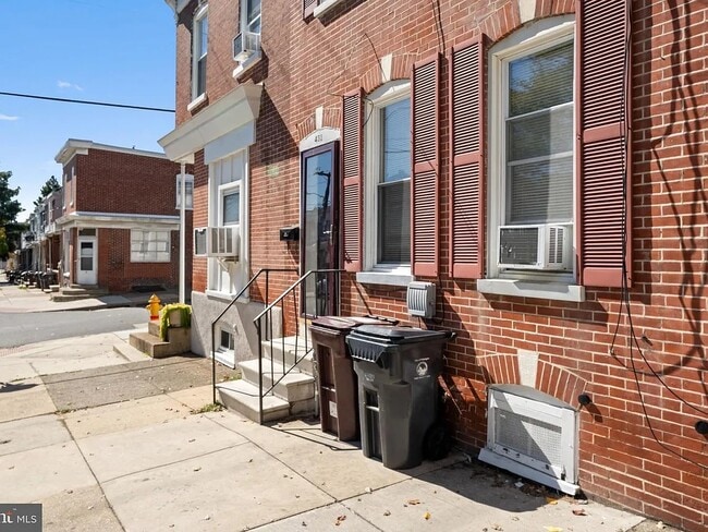 Building Photo - 431 S Harrison St