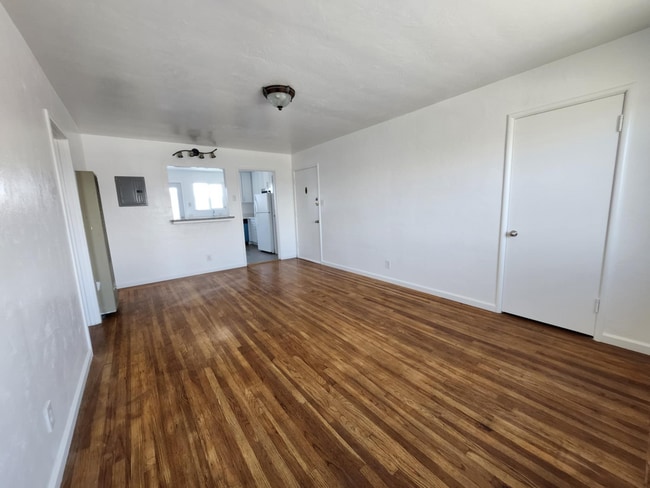 Photo - 4300 Market St