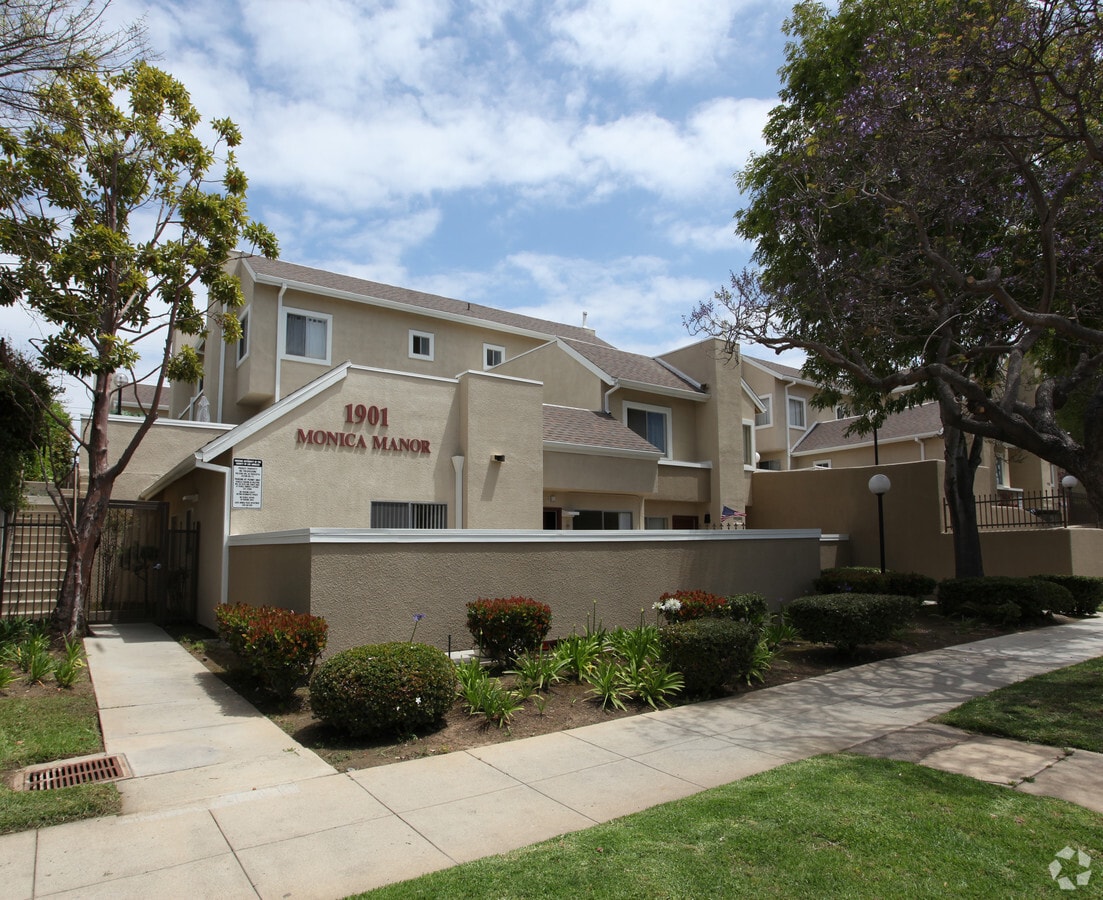 Photo - Monica Manor Apartments