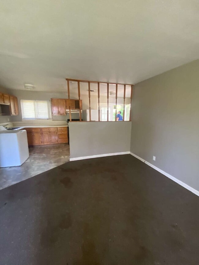 Photo - 1305 Collins Dr