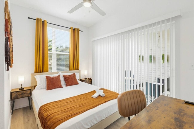 Photo - 596 W 9th St Unidad SI ID1603424P
