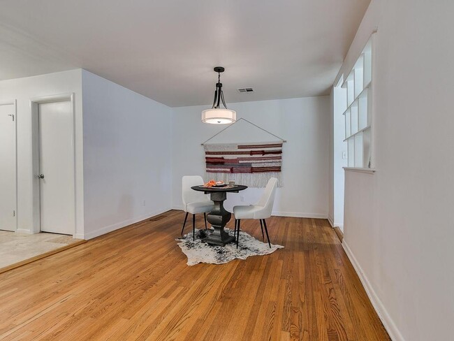 Photo - 2644 Lakeside Dr