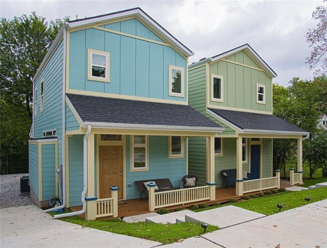 Building Photo - 1579 S Duncan Ave