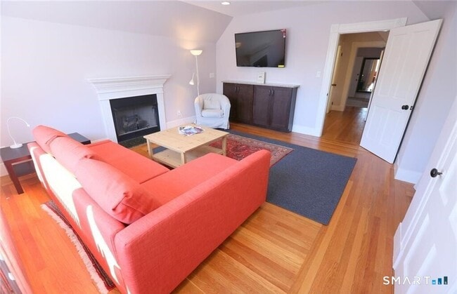 Photo - 392 Orange St Unit 3