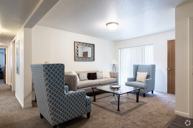 3BR, 2BA - 1,364SF