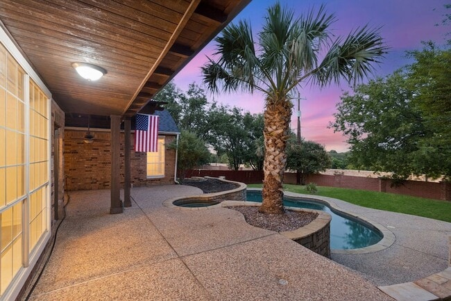 Photo - 545 Oak Hill Dr