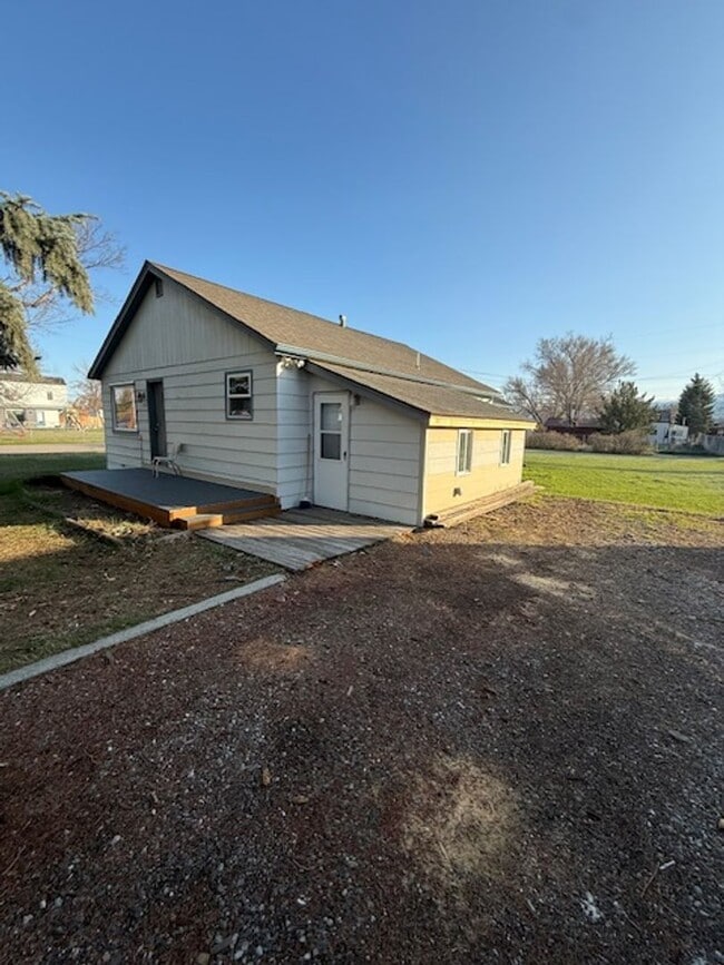 Photo - Newly Renovated 2-Bedroom Home – Pet Friendly!