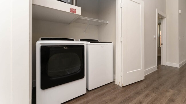 Laundry Area - Flora