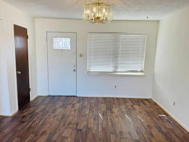 Photo - 5030 53rd St