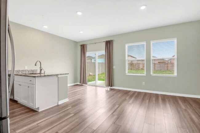 ASK ABOUT FREE APPLICATION FEES THROUGH AUGUST!

"Charming 3-Bedroom Retreat with 2.5 Baths with ...