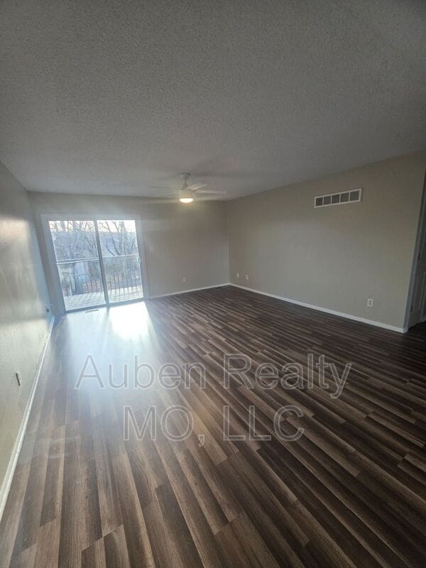 Photo - 7010 N Gower Ave