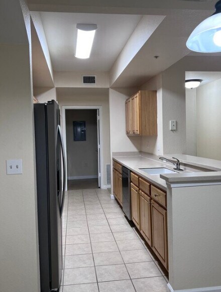 Photo - 10075 Gate Pky N Unidad 2805